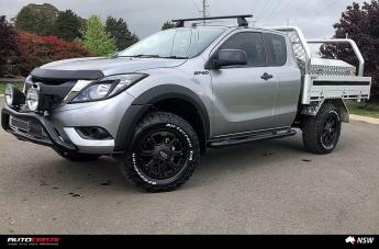 MAZDA BT 50 MO984 SHIFT MATTE BLACK WITH GLOSS BLACK INSERTS